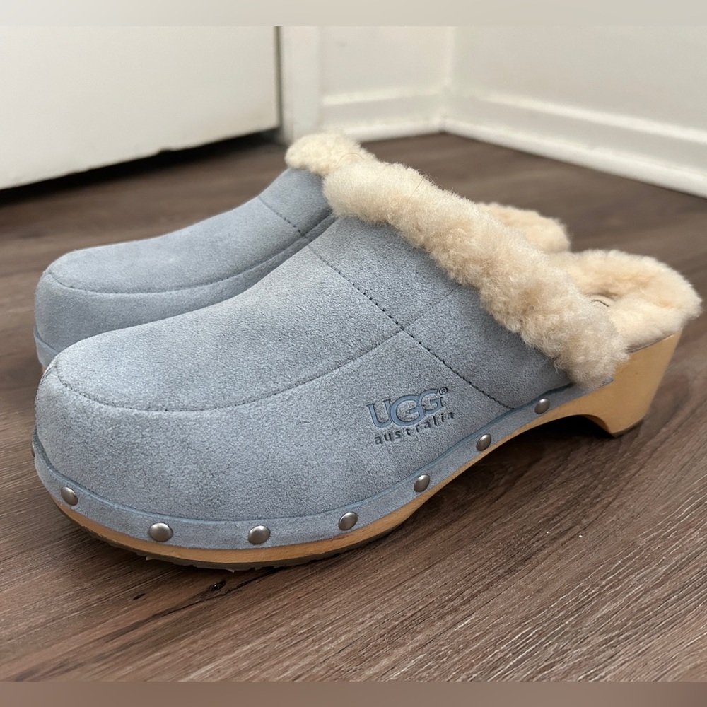 Ugg baby blue furry clogs
